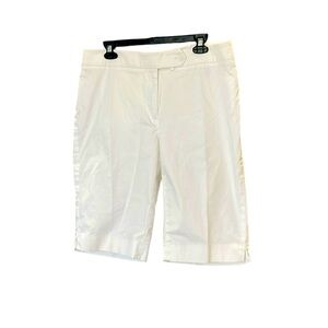 Jones New York white cotton Bermudas Sz14W… perfect Measurements in the photos!